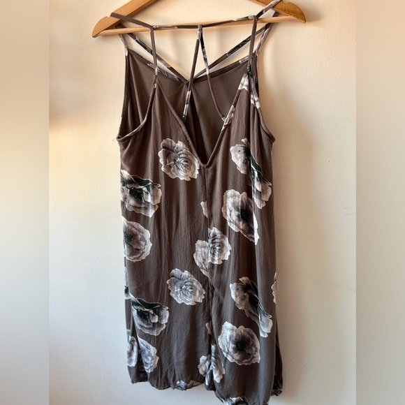 3/$25 Devoted luxury apparel floral strappy dress M - Picture 10 of 10